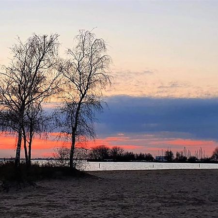 Inntermezzo Almere Luaran gambar