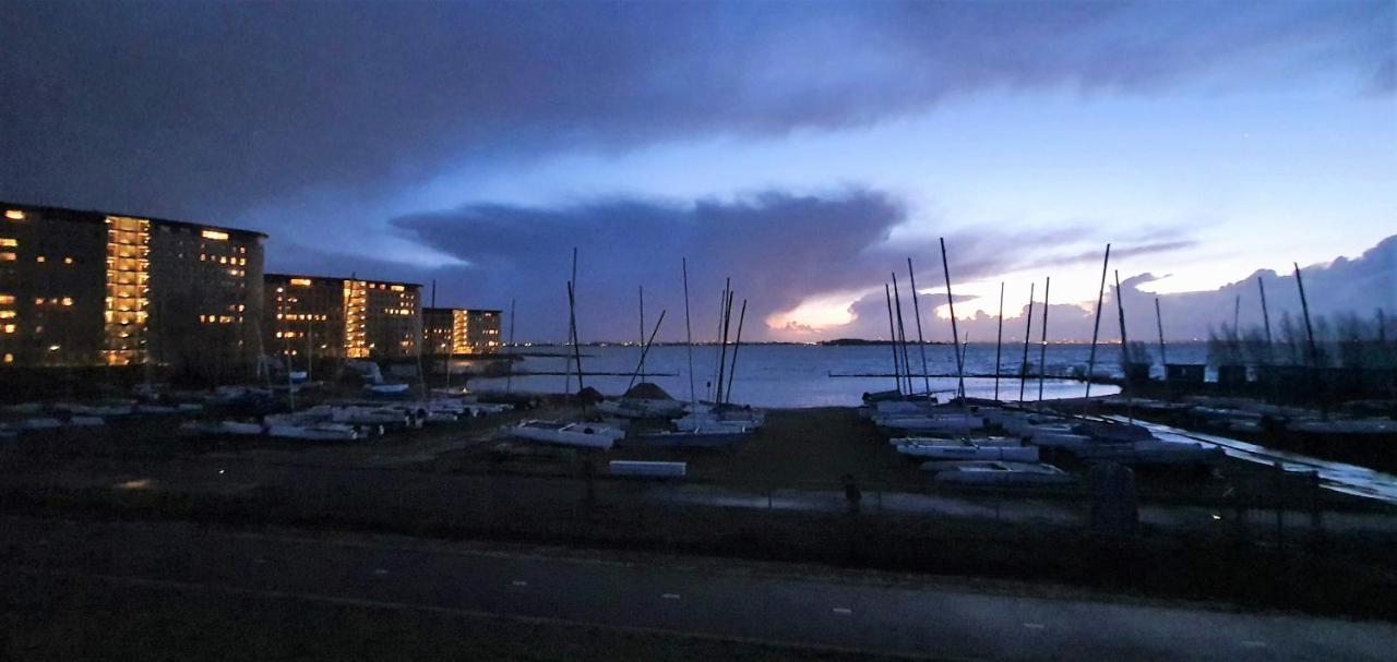 Inntermezzo Almere Luaran gambar