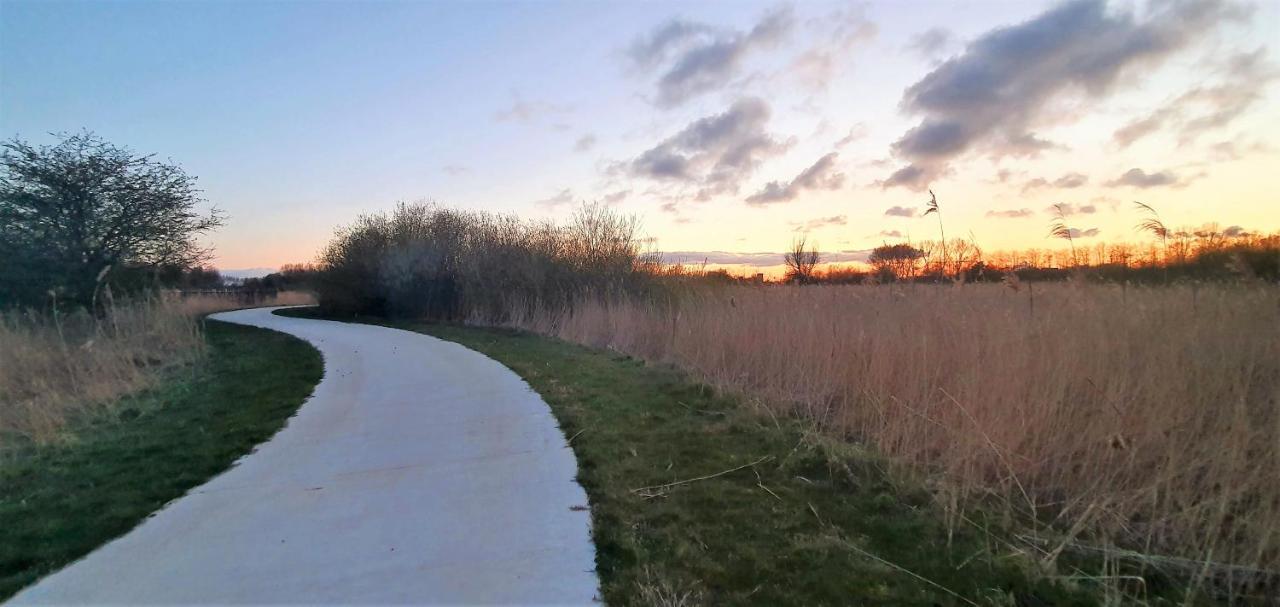 Inntermezzo Almere Luaran gambar