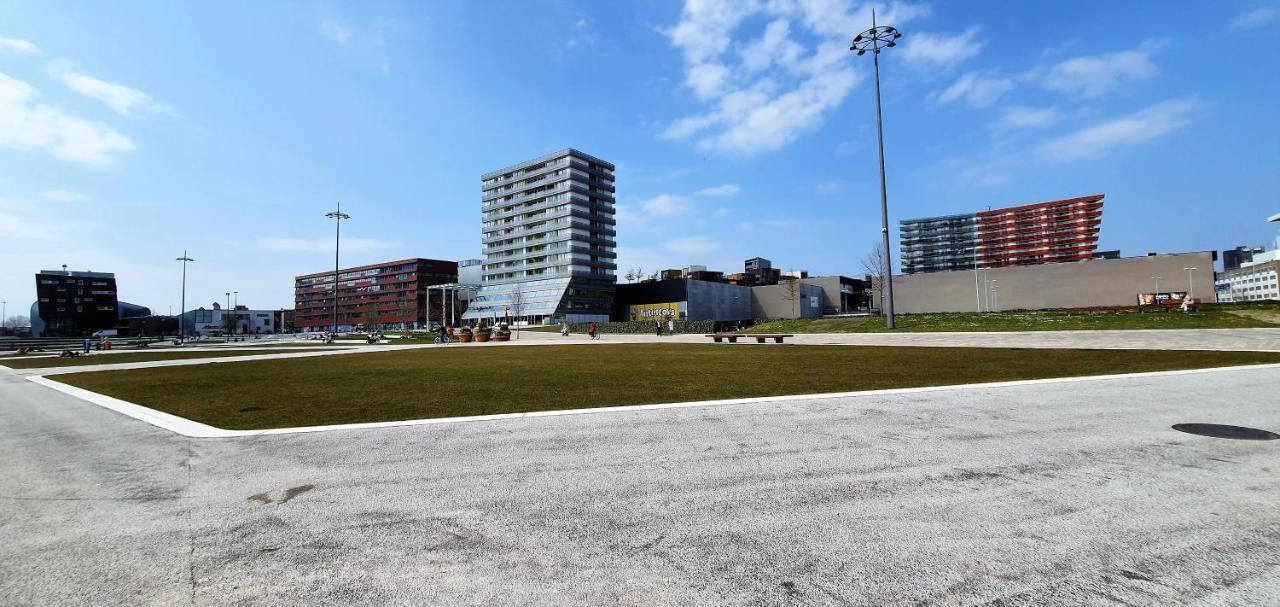 Inntermezzo Almere Luaran gambar