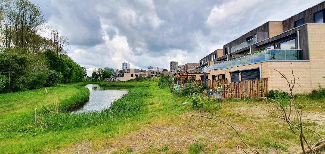 Inntermezzo Almere Luaran gambar